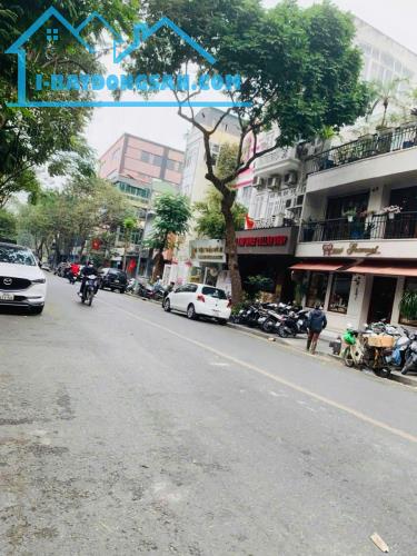 Siêu Vip! MP Gần Hồ Hoàn Kiếm 152M2 MT 7.3M Vỉa Hè Giá 120 Tỷ Phù Hợp Mọi Nhu Cầu Đầu Tư