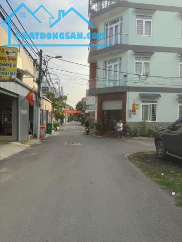 Căn góc 2 mặt tiền – sát Lã Xuân Oai – 5.9 tỷ