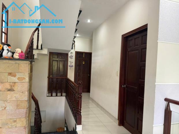 Bán biệt thự 1 trệt 2 lầu KDC Vip Phường Thống Nhất, Biên Hòa, 160m2, giá 16 tỷ 500.