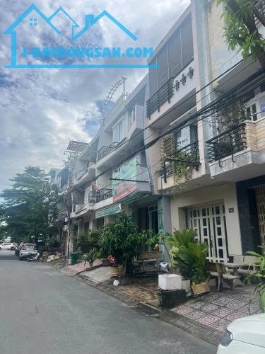 Bán nhà Quận 7 Lô B khu Nam Long phú thuận dt 4x21m, 2 lầu, giá 17 tỷ