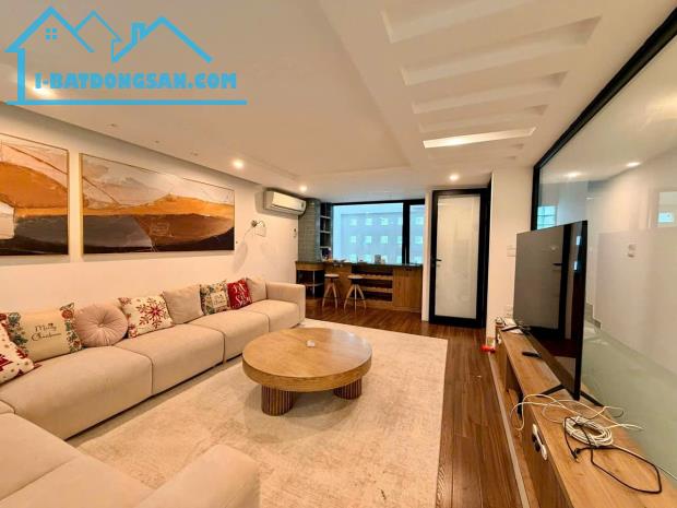 Bán nhà 56m² thang máy phố Nguyễn Hoàng Tôn – ô tô qua nhà – 2 mặt thoáng – 14,2 tỷ