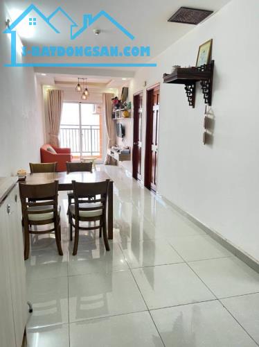 Bán 8X Plus có sổ hồng. Diện tích 63m2, 2 phòng ngủ, giá bán 2.9 tỷ