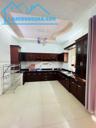 Giá giảm chỉ 9 tỷ. Bán biệt thự kdc Tân Phong, 10x20m 200m. Đường 8m bàn cờ.