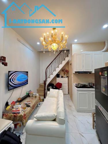 Bán nhanh nhà Quán Thánh, giá 6.5 tỷ, 22m2x4T, lô góc, ẢNH THẬT