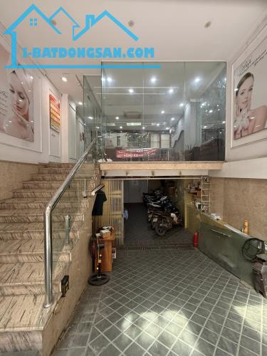 TÒA NHÀ VĂN PHÒNG TRẦN DUY HƯNG – 68M² – 7 TẦNG – DÒNG TIỀN 1.6 TỶ/NĂM – 35.8 TỶ