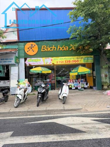 BÁN ĐẤT TẶNG NHÀ KHO ĐANG CHO THUÊ 21 TRIỆU/THÁNG, MẶT TIỀN ĐƯỜNG NGUYỄN TẤT THÀNH, TP HUẾ
