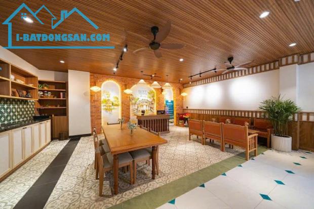 KHÁCH SẠN 5 TẦNG VINTAGE HỘI AN – TRUNG TÂM ĐÀ NẴNG – DÒNG TIỀN 200TR/THÁNG