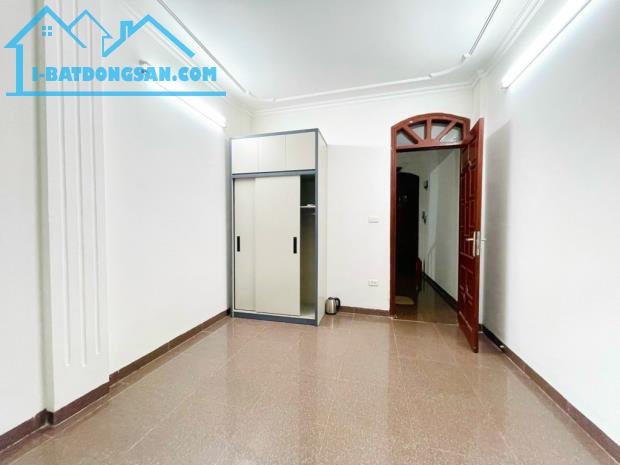 Bán nhà phố Trường Chinh, phường Phương Liệt, 55m2 x 5 tầng 4 phòng ngủ, sát phố, 9 tỷ 6!