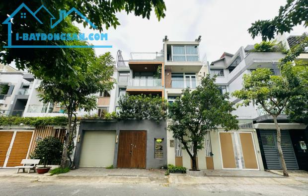 Bán nhà Quận 7 đường số 25 Khu An Phú Hưng dt 7x20, 3 lầu giá 35 tỷ