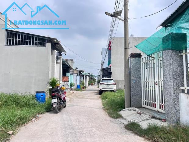 Đất sổ hồng riêng giá rẻ tại xã Đức Hòa Đông, 6x23 giá 850tr, full thổ, đường đá xanh 4m