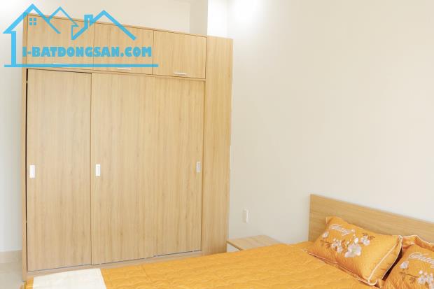 *Bán đất tặng nhà 2 tầng, đường Nguyễn Thành Hãn, dt 109m2 (ngang 5.1m), giá 10 Tỷ TL