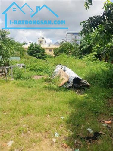 Bán đất 1368m2 full thổ cư cạnh khu Tên Lửa. Giá 70 Tỉ