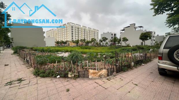hàng hiếm bán đất lô góc đẹp rộng gần 130m2 ngay khu C - kdt Vũ Phúc sầm uất