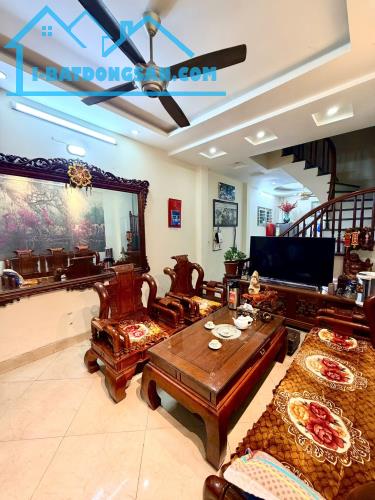 BÁN NHÀ PHỐ KIM NGƯU – HAI BÀ TRƯNG, NGÕ THÔNG, LÔ GÓC, 4 TẦNG NỞ HẬU, Ô TÔ ĐỖ CỬA.