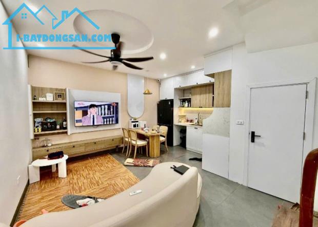 💜 BÁN NHÀ TRƯƠNG ĐỊNH 7, 9 TỶ/ 43M2/ 33M2T1 - 4 TẦNG ĐẸP Ở NGAY - NGÕ THÔNG.