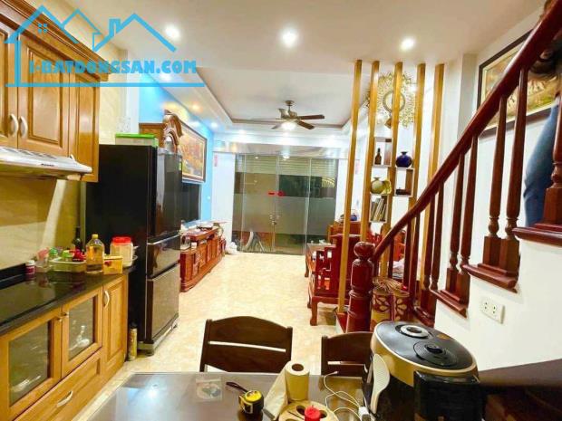 BÁN GẤP NHÀ GIANG VĂN MINH PHỐ VIP BA ĐÌNH FULL NỘI THẤT 34M X 5 TẦNG MT 4M 7,5 TỶ