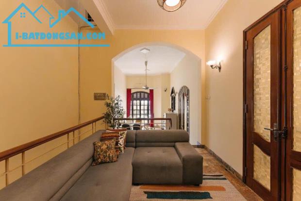 TRẦN PHÚ - BT Pháp cổ 126m² MT 6,2m - Ô tô dừng tránh đỗ - Gần cột cờ Hà Nội - 70 tỷ