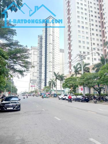 Biệt thự 3 lầu – Ngang 6x20m – mặt tiền KDC Cao Lỗ P.4 Quận 8