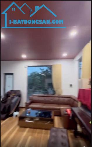 Bán nhà vườn đẹp xã Lam Điền (cũ nay thuộc xã Quảng Bị), 1400m2, mặt tiền 40m, đường bê tô