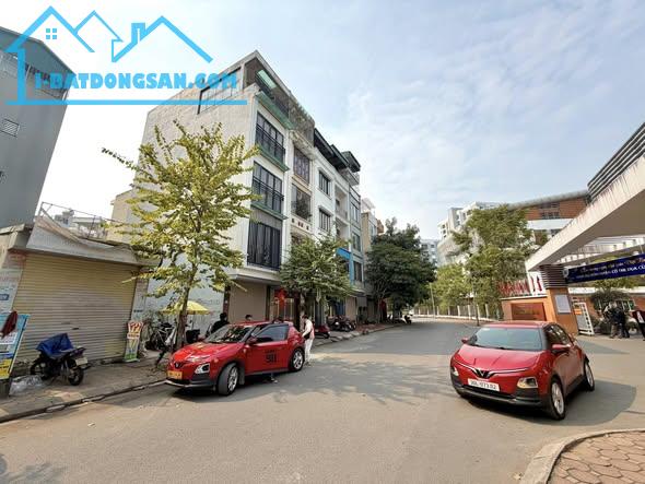 🔥 GIẢM SỐC 3 TỶ – BÁN GẤP CỰC GẤP – 90M - 7T THANG MÁY - PHÂN LÔ - LONG BIÊN - CHỈ 2X TỶ