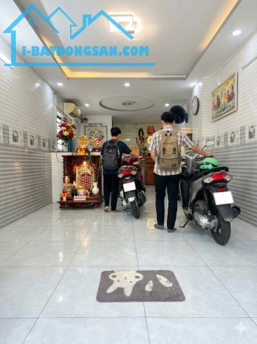 Nhà Trọ 3 Tầng, vùng lõi Linh Chiểu Thủ Đức, 116M2, chỉ 8.7T