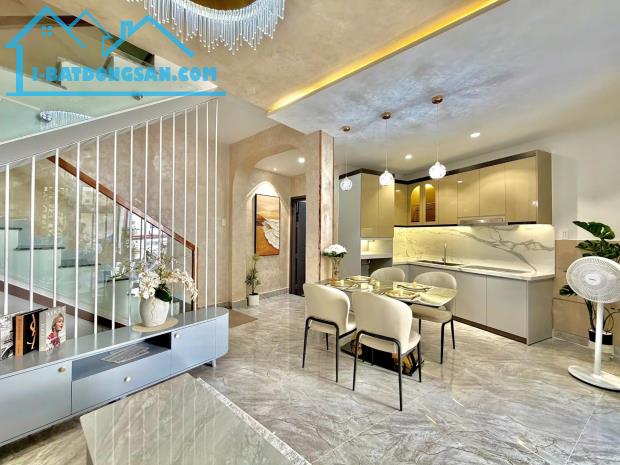 HIẾM ! CHỦ CẦN BÁN GẤP NHÀ PHAN ĐÌNH PHÙNG 50M2 - 5 TẦNG - Ô TÔ - LÕI BA ĐÌNH - 17.5 TỶ !