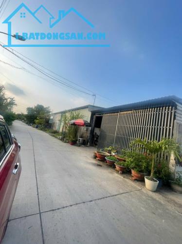 Bán đất thổ cư đường beton xã Tân Thạnh Đông dt 85m2 giá 1,95 tỷ