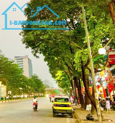 ĐẤT MẶT ĐƯỜNG HOÀNG QUỐC VIỆT _ 2 MẶT TIỀN Ô TÔ _ 130m2 _ GIÁ HƠN 200TR/M2