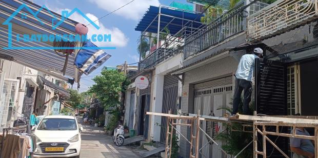Nhà rộng hẻm thông, cạnh Sacombank Lê Trọng Tấn, 4.7 tỷ