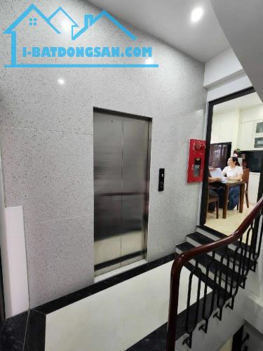Bán nhà 7 tầng phố Trích Sài, diện tích 45m2,giá 18.6 tỷ