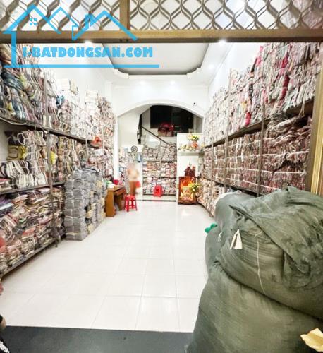 Nhà 5 tầng, mặt tiền Đông Hồ, Tân Hòa, 71m2, hơn 12 tỷ TL