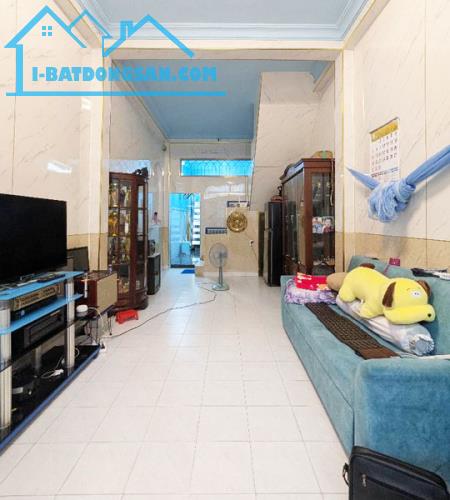 Nhà 3 tầng, Trường Chinh, Xuân Hồng, ngã tư Bảy Hiền, 43m2, chỉ 6.x tỷ TL