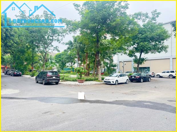 HIẾM, Bán biệt thự VIP khu Vườn Đào, Lạc Long Quân, view vườn hoa 370m2 235 tỷ