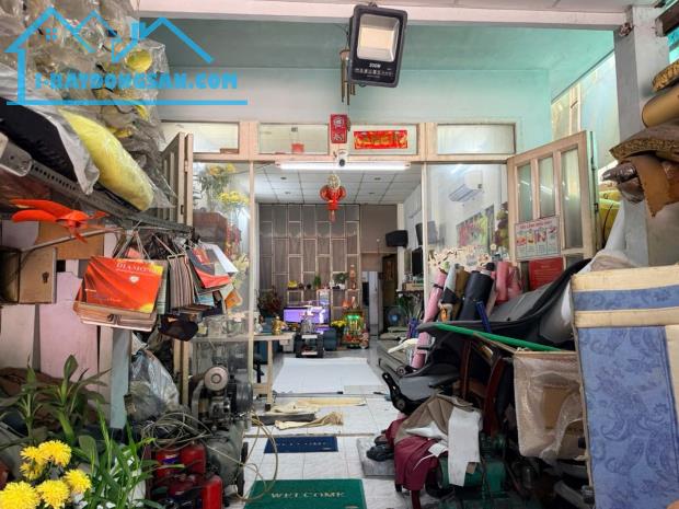 Mặt tiền Đình Phong Phú – Dt 134m² (5.1 x 26) – Sẵn dòng tiền