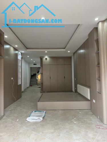Nhà mặt ngõ 43 Kim Đồng kinh doanh tốt, 69m2 x 6T thang máy, giá 25.6 tỷ, 0985868893