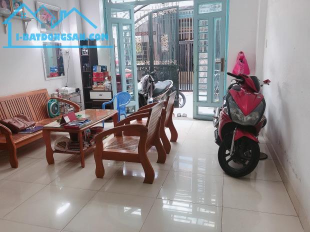 Bán nhà Võ Thị Hồi, Xuân Thới Đông gần Bùi Môn giá 5.8 tỷ.