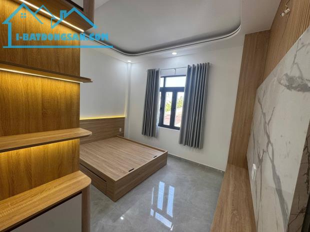 NHÀ MỚI CỨNG ĐỘC LẬP, HẺM 7M XE HƠI NGỦ NHÀ CÁCH MT 2 CĂN 4X18 4 TẦNG 5PN GIÁ CHỈ 8.9 TỶ