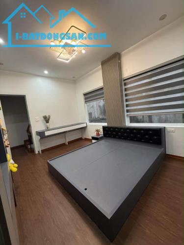 Nhà đẹp long lanh ngõ Đội Cấn, giá 7.55 tỷ, 30m2x5T, ở luôn