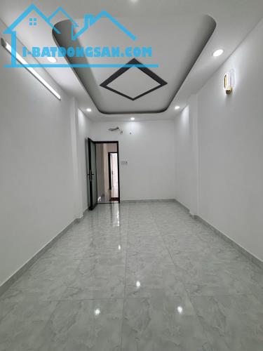 Bán gấp nhà đẹp Lê Văn Quới 3pn – hẻm 6m thông gần mặt tiền, đủ tiện ích, nhỉnh 5 tỷ. Hiếm