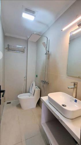 Bán nhà An Hòa, Mỗ Lao, DT 40m2 7 tầng thang máy, nhà 2 mặt ngõ, rất thoáng LH0942.193.386