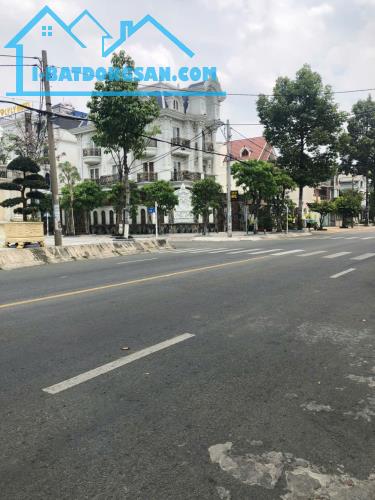 SIÊU PHẨM LÔ GÓC 2 MẶT TIỀN KHU TÊN LỬA 400M2 6 TẦNG DÒNG TIỀN 200TR/TH
