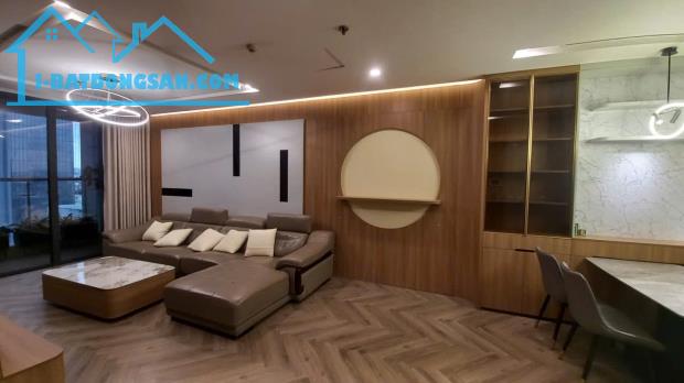 CĂN GÓC METROPOLIS BA ĐÌNH – 99M2 – 3PN – 3 THOÁNG – NỘI THẤT CAO CẤP – 27.5 TỶ.