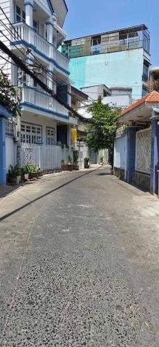 Bán nhà mới P.3 Q.8. Diện tích 59m2. Kết cấu 4 tầng 4PN 4WC.