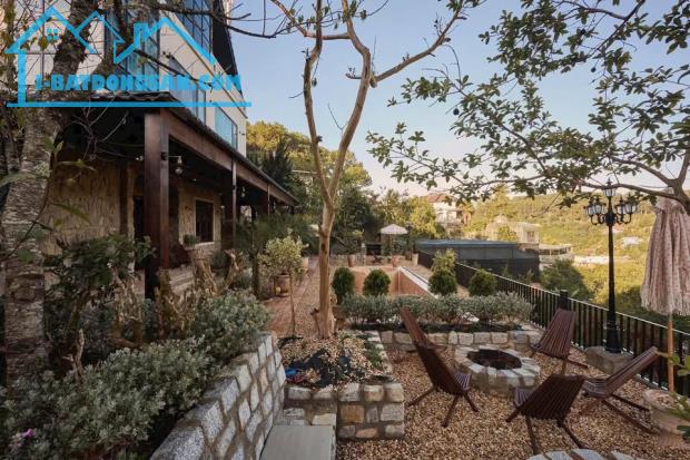 Căn villa mặt tiền Hoàng Hoa Thám Đà Lạt view đồi thông