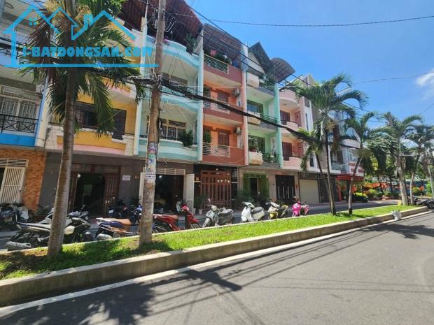 MẶT TIỀN KINH DOANH 100M2 NGAY CAO ĐẲNG CÔNG THƯƠNG - GIẢM 2 TỶ CHỈ CÒN NHĨNH 9 TỶ