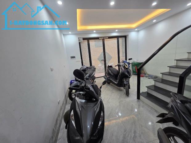 Siêu Hiếm! nhà đẹp 6 Tầng ngõ thông vài bước ra Phố Phạm Văn Đồng 35M2 giá nhỉnh 14 tỷ