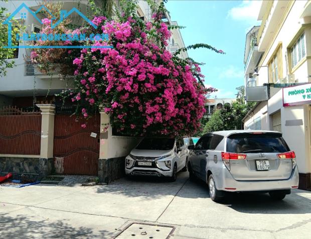 Khu Biệt Thự Q.5 Ngang 8m Dài 18,8m - 4 Tầng - Chỉ Hơn 40 Tỷ - Toàn Khu Vực Chỉ Đúng 1 Căn