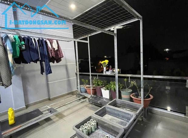 BÁN NHÀ KHU HỒNG LONG - ĐƯỜNG HẺM Ô TÔ 6M - 64M FULL THỔ CƯ - CHỈ NHỈNH 7 TỶ