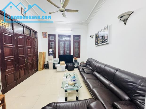 💥HIẾM QUÁ💥Phân lô Xuân Thủy 40m 5T, ô tô tránh nhau, KD, chỉ hơn 12 tỷ