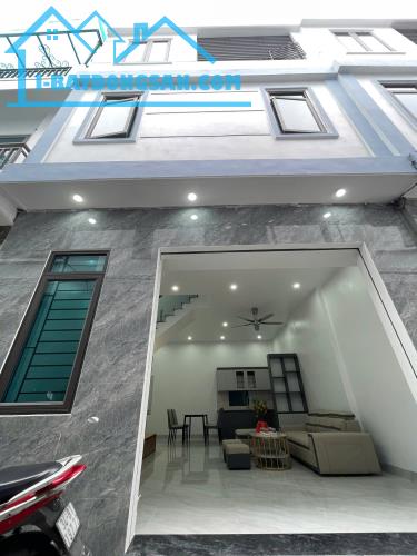 Bán căn nhà 3 tầng ngõ phố Phan Chu Trinh, ph Nhị Châu, TP HD, 42m2, mt 5m, 3 ngủ, 3 vs